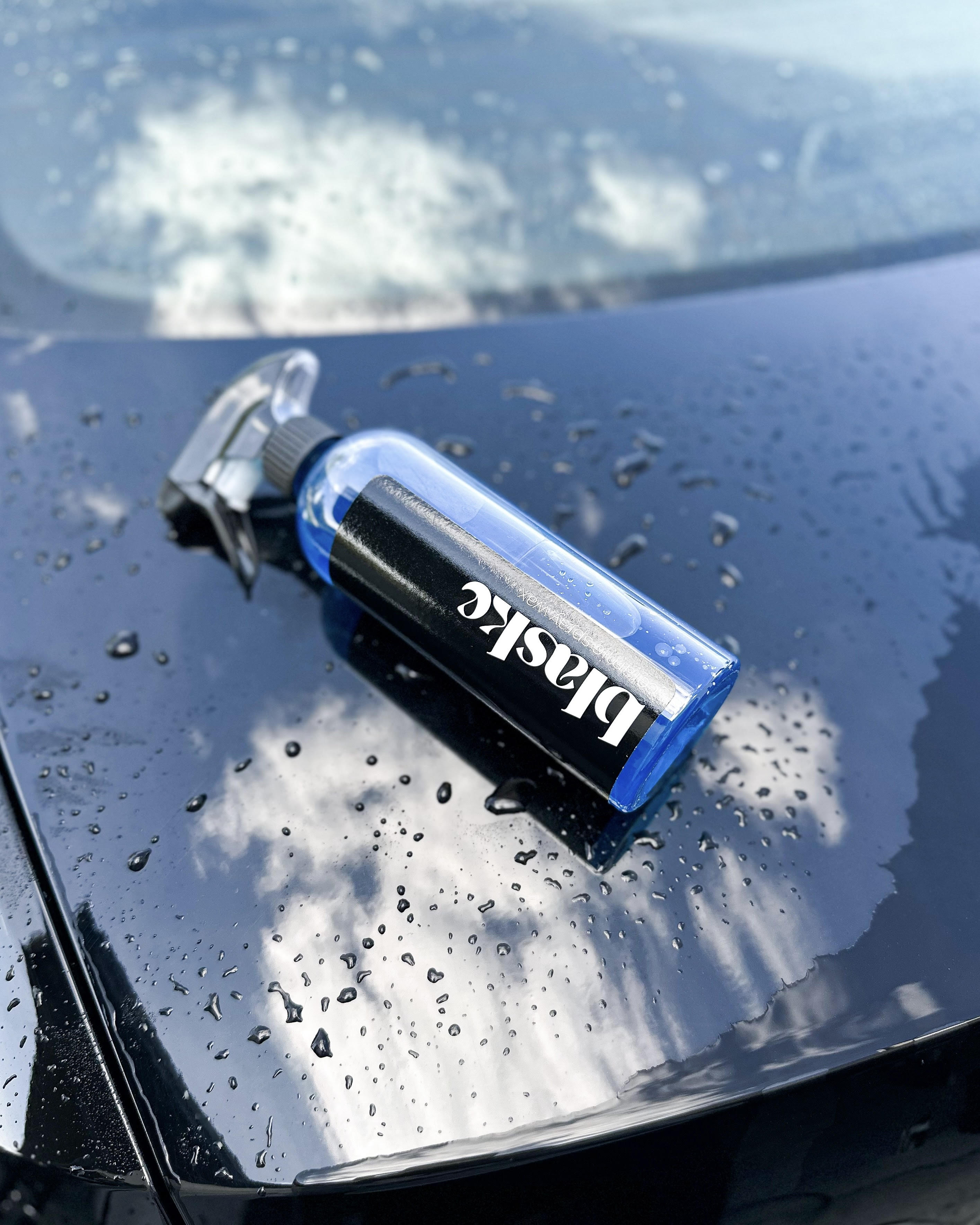Blaske Spray Wax efekt na czarnym lakierze - przygotowanie samochodu do woskowania